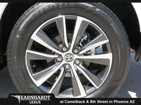 Used 2021 Toyota Venza LE w/ Carpet Mat Package (TMS) AWD/4WD image 17