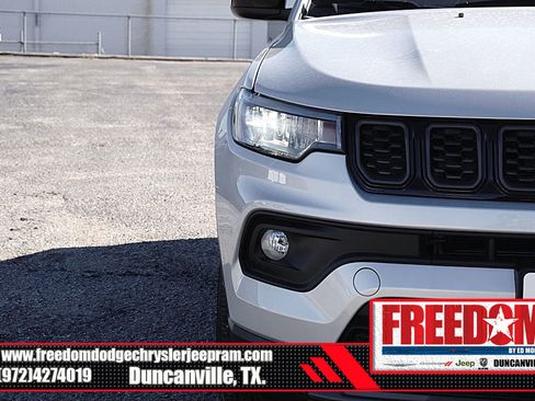 New 2026 Jeep Compass Latitude image 43