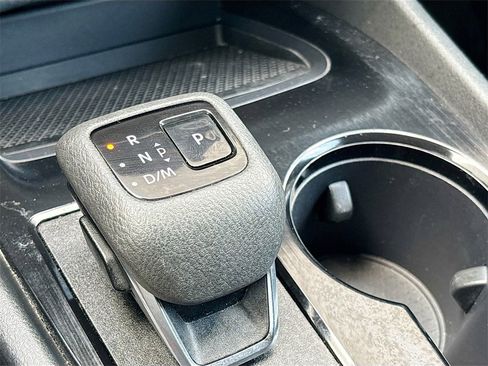 Used 2024 Nissan Rogue SV image 16