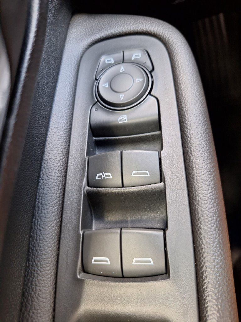 Used 2022 GMC Terrain SLE FWD image 16