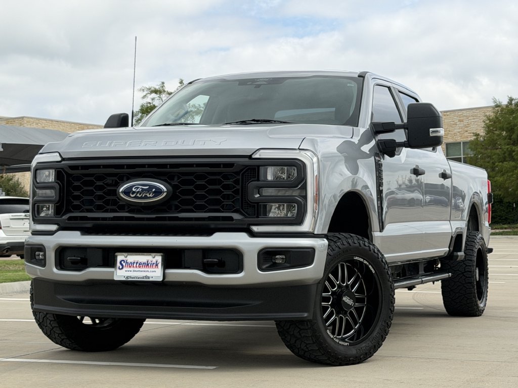 Used 2024 Ford F250 XL w/ STX Appearance Package AWD/4WD image 2