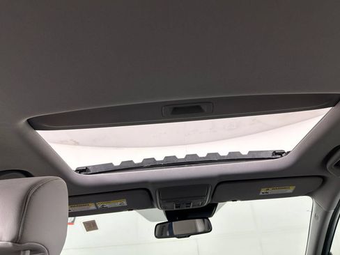 Used 2018 Honda CR-V Touring image 19