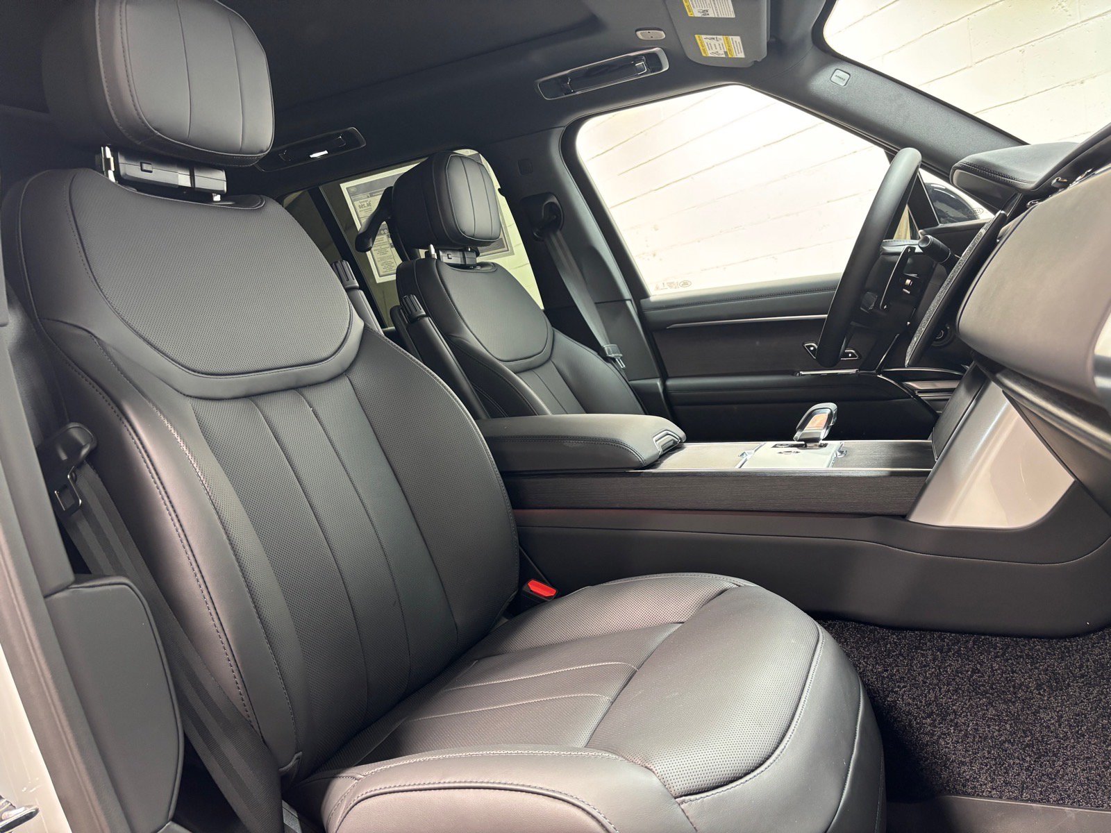 New 2026 Land Rover Range Rover SE AWD/4WD image 30