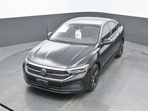 Used 2022 Volkswagen Jetta SE image 47