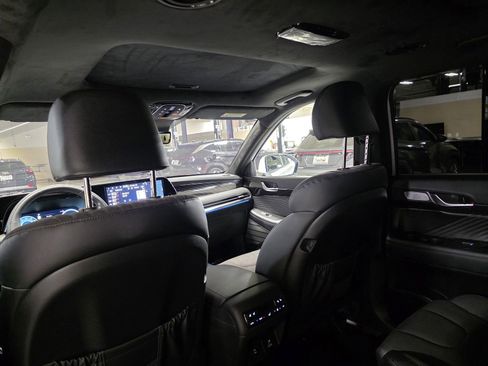 Used 2025 Hyundai Palisade Calligraphy image 17