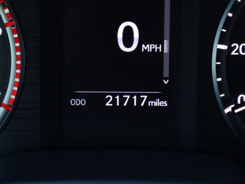 Used 2023 Lexus GX 460 Premium image 31