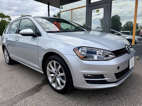 Used 2017 Volkswagen Golf SE FWD image 4