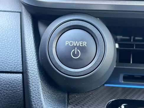 Used 2024 Toyota Prius XLE FWD image 21