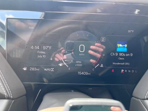 Used 2025 GMC Yukon Elevation AWD/4WD image 13