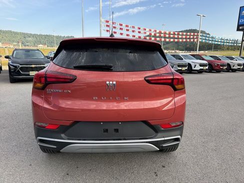 Used 2024 Buick Encore GX Preferred AWD/4WD image 5