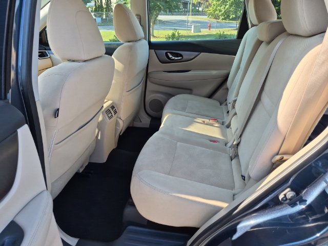 Used 2016 Nissan Rogue SV w/ SV Premium Package FWD image 28