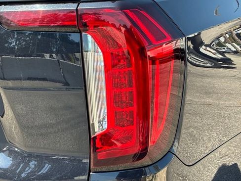 Used 2023 GMC Yukon XL AT4 w/ Technology Package AWD/4WD image 14