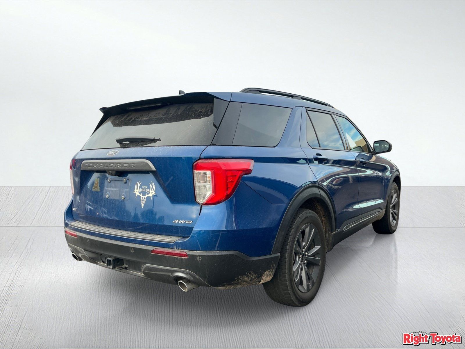Used 2021 Ford Explorer XLT w/ Equipment Group 202A AWD/4WD image 4