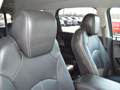 Used 2017 GMC Acadia Limited SLT AWD/4WD image 16