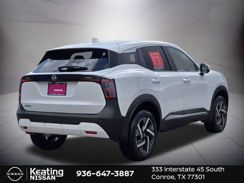 Certified 2025 Nissan Kicks SV image 3