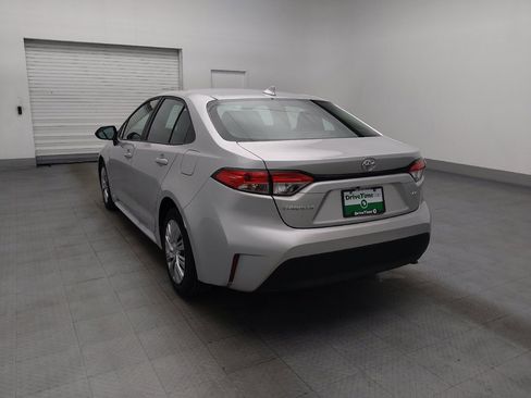 Used 2025 Toyota Corolla LE FWD image 5