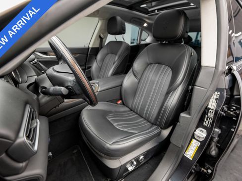 Used 2022 Maserati Levante GT AWD/4WD image 12