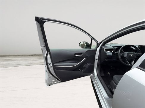 Used 2022 Toyota Corolla SE image 13