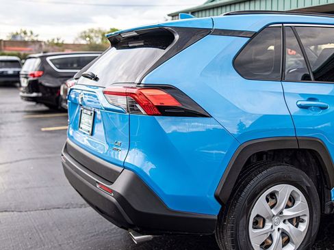 Used 2019 Toyota RAV4 LE w/ All Weather Liner Package AWD/4WD image 12