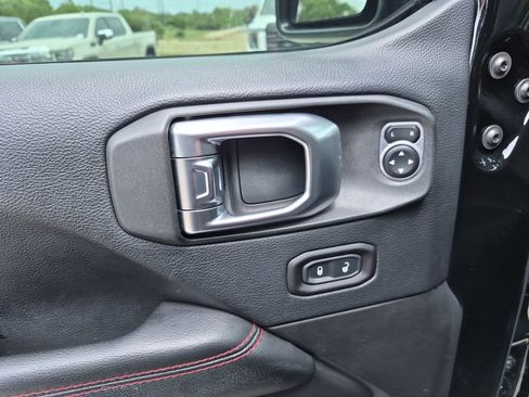 Used 2018 Jeep Wrangler Unlimited Rubicon AWD/4WD image 18