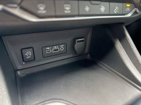 Used 2025 Nissan Sentra SR image 18