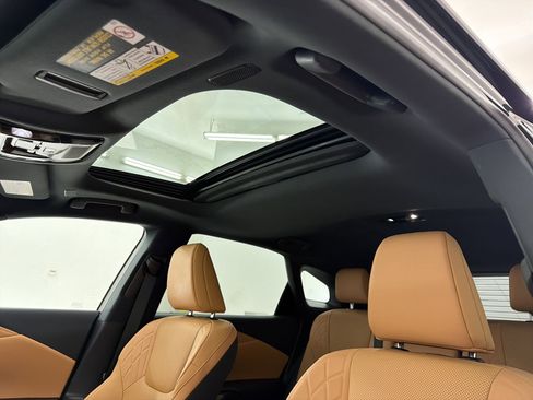 Certified 2025 Lexus RX 350 Premium w/ Accessory Package (Z1) image 15