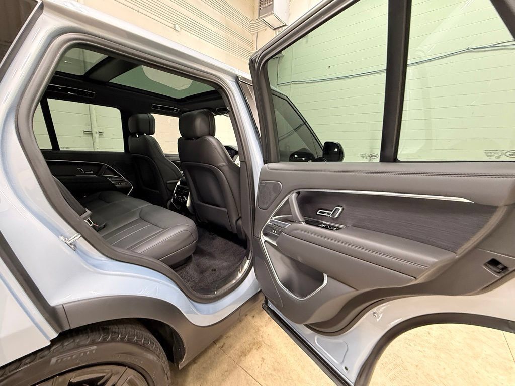 Used 2024 Land Rover Range Rover SE AWD/4WD image 52