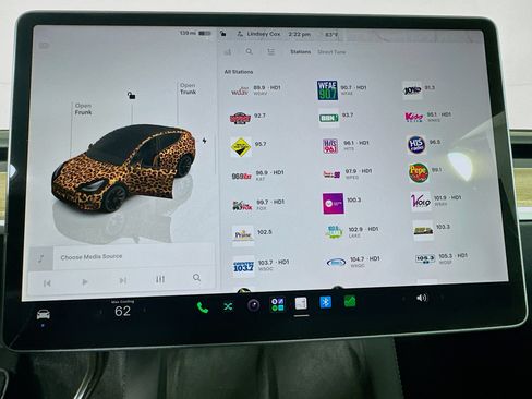 Used 2023 Tesla Model Y Long Range AWD/4WD image 19