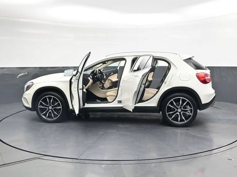 Used 2017 Mercedes-Benz GLA 250 4MATIC image 40