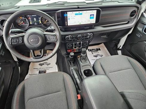 Used 2024 Jeep Wrangler Unlimited Rubicon w/ Technology Group image 10