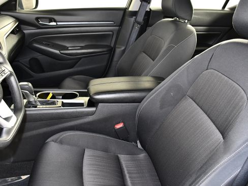 Used 2024 Nissan Altima 2.5 SV FWD image 34