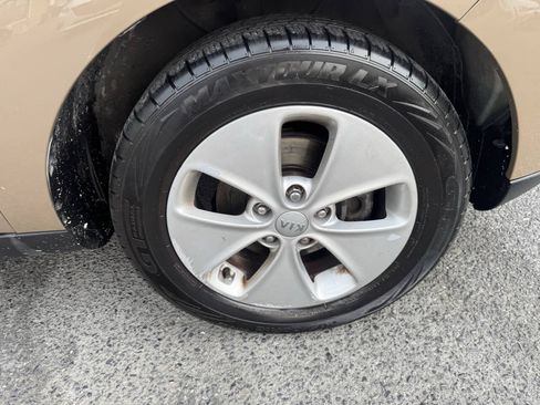 Used 2014 Kia Soul FWD image 24