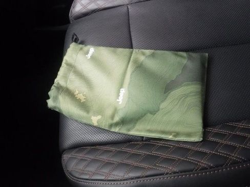 Certified 2025 Jeep Grand Cherokee Summit image 57