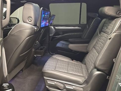 Used 2026 Cadillac Escalade ESV V w/ LPO, ONYX Package AWD/4WD image 12