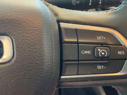Used 2022 Jeep Compass Latitude FWD image 18
