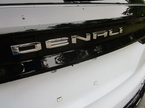 New 2026 GMC Acadia Denali image 12