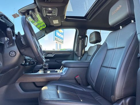 Used 2023 Chevrolet Silverado 1500 High Country w/ High Country Premium Package image 18