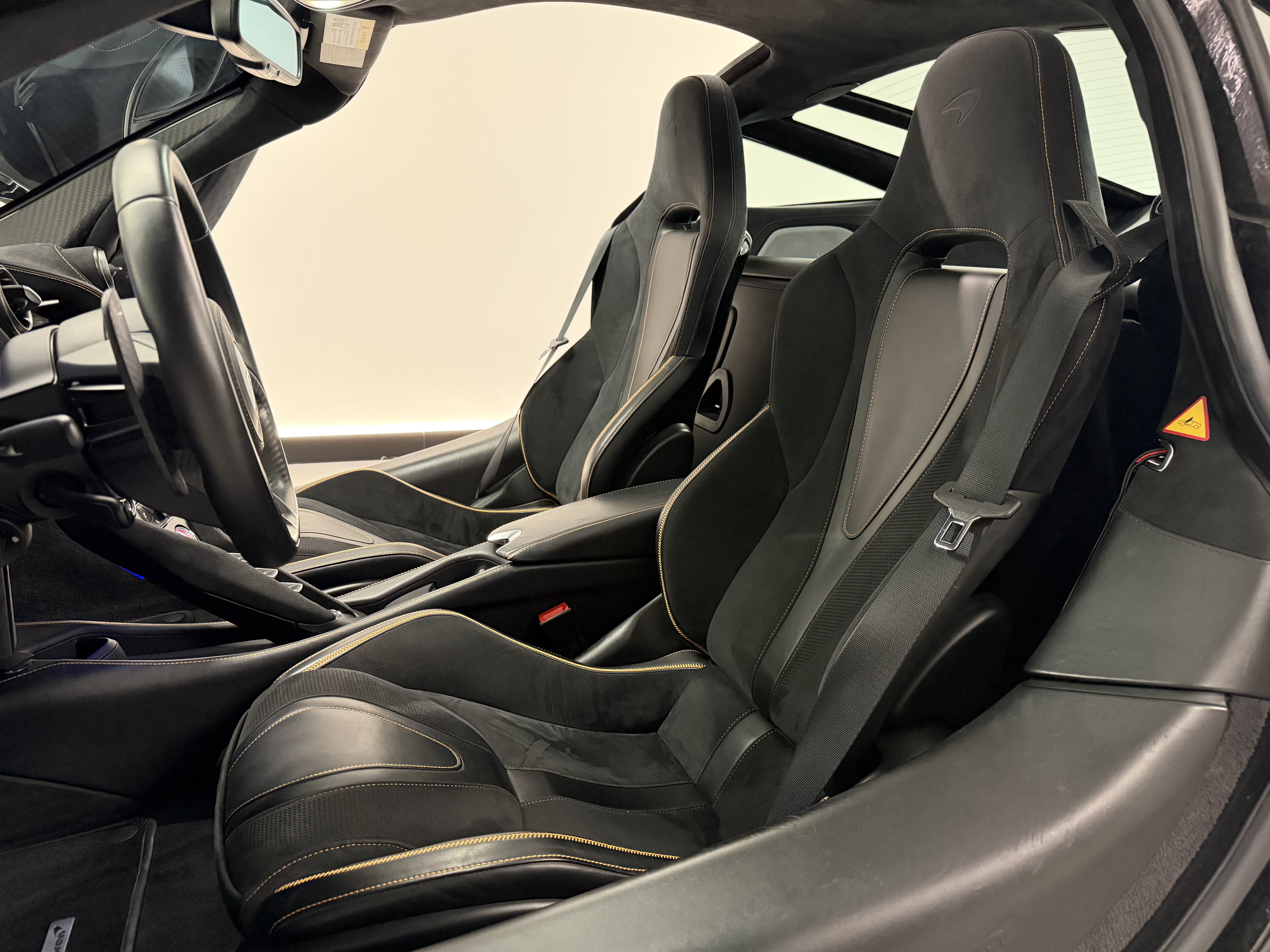 Used 2020 McLaren 720S Performance RWD image 13