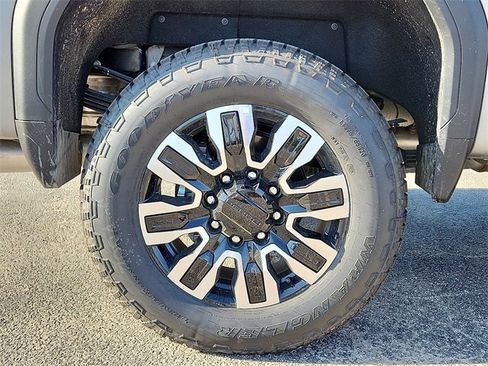 New 2025 GMC Sierra 2500 Denali Ultimate w/ Max Trailering Package image 10