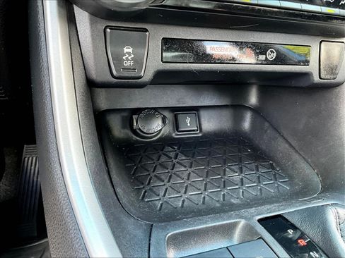 Used 2022 Toyota RAV4 SE AWD/4WD image 16