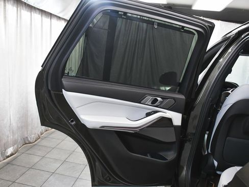 Used 2023 BMW X5 xDrive40i w/ Executive Package AWD/4WD image 11