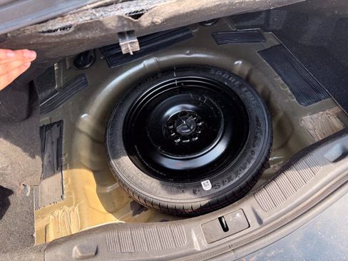 Used 2015 Ford Fusion SE w/ Equipment Group 201A FWD image 25