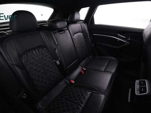 Used 2022 Audi e-tron S Premium Plus AWD/4WD image 5