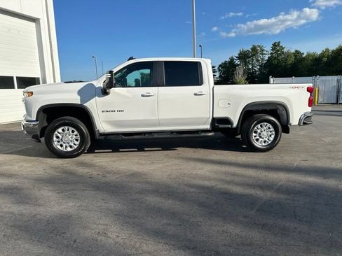 Used 2024 Chevrolet Silverado 2500 LT w/ All Star Edition AWD/4WD image 2