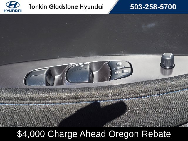 Used 2025 Nissan Leaf S FWD image 23