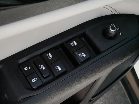 Used 2023 Jeep Compass Limited AWD/4WD image 19