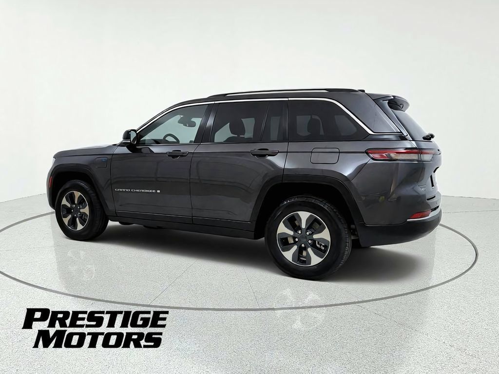Used 2023 Jeep Grand Cherokee 4WD 4xe image 5