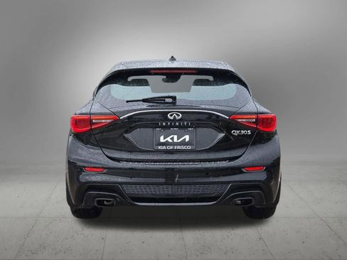 Used 2017 INFINITI QX30 Sport w/ Sport Leather Package FWD image 5