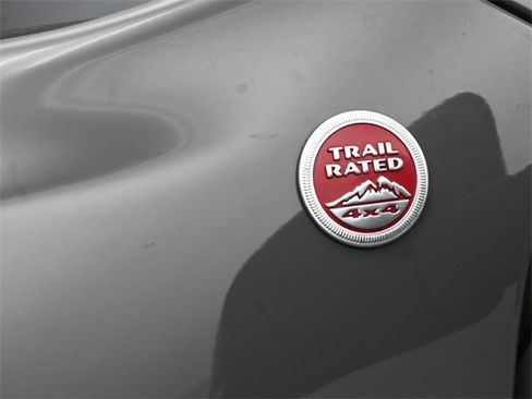 Used 2019 Jeep Cherokee Trailhawk w/ Comfort/Convenience Group image 39