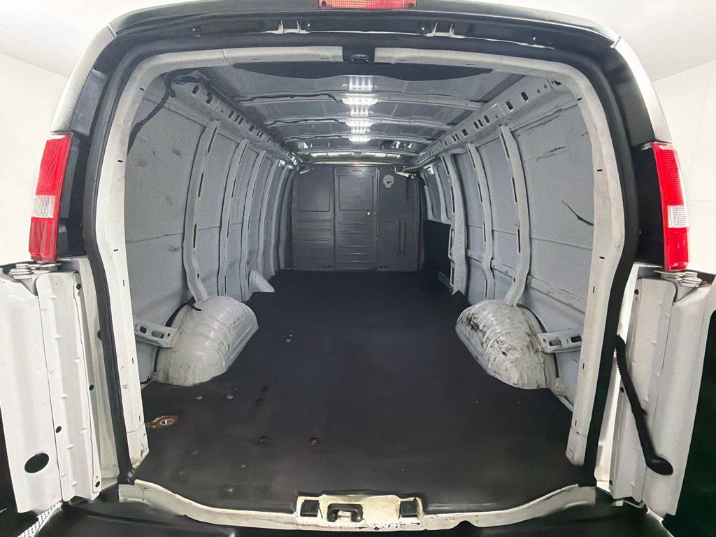 Used 2019 Chevrolet Express 3500 Extended w/ Driver Convenience Package RWD image 15